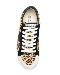 beige niedrige Sneakers mit Leopardenmuster von MOA - Master of Arts