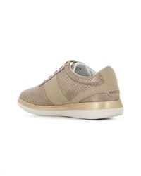 beige niedrige Sneakers von Geox