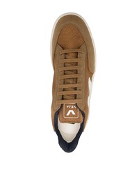 beige niedrige Sneakers von Veja