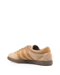 beige niedrige Sneakers von adidas