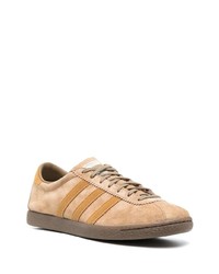 beige niedrige Sneakers von adidas