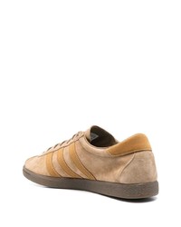 beige niedrige Sneakers von adidas