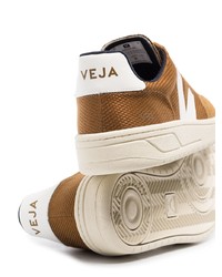 beige niedrige Sneakers von Veja