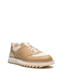 beige niedrige Sneakers von New Balance