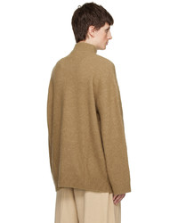 beige Pullover mit einem Reißverschluss am Kragen von Nanushka