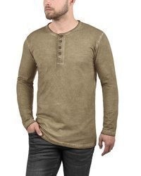 beige Pullover mit einem Rundhalsausschnitt von Solid