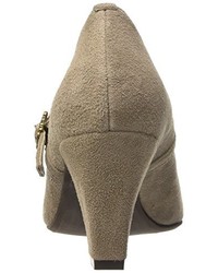 beige Pumps von Andrea Conti