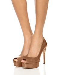 beige Pumps von Stuart Weitzman