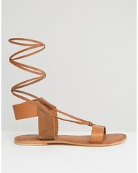 beige Römersandalen aus Leder von Asos