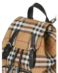 beige Rucksack mit Schottenmuster von Burberry