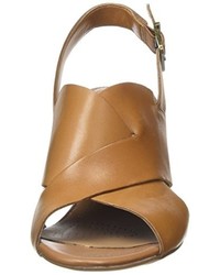 beige Sandalen von Clarks