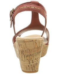 beige Sandalen von Hush Puppies