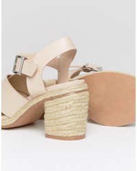 beige Sandaletten von Asos