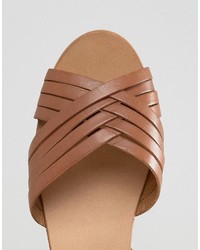 beige Schuhe aus Leder von Asos