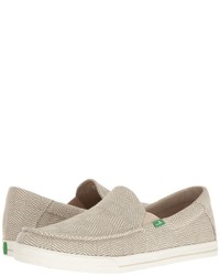 beige Schuhe mit Schottenmuster