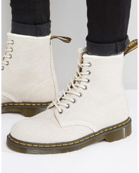 beige Segeltuchstiefel von Dr. Martens