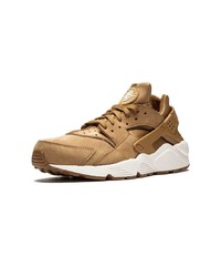 beige Sportschuhe von Nike