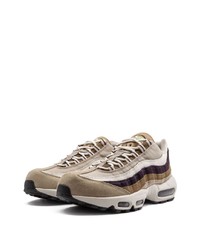 beige Sportschuhe von Nike