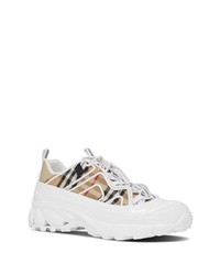 beige Sportschuhe von Burberry