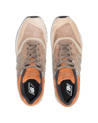 beige Sportschuhe von New Balance