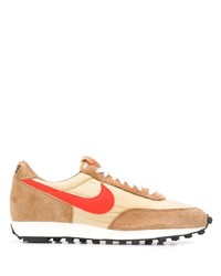 beige Sportschuhe von Nike