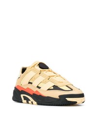 beige Sportschuhe von adidas