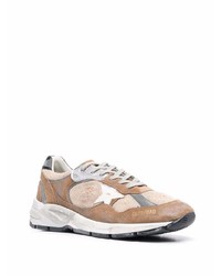 beige Sportschuhe von Golden Goose