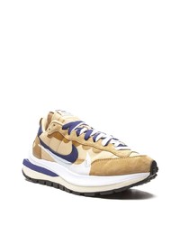 beige Sportschuhe von Nike