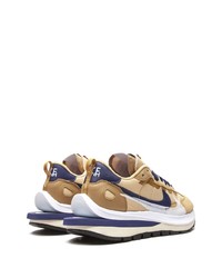 beige Sportschuhe von Nike