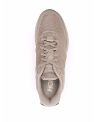 beige Sportschuhe von Hoka One One