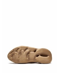 beige Sportschuhe von adidas YEEZY