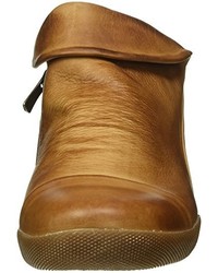 beige Stiefel von Andrea Conti