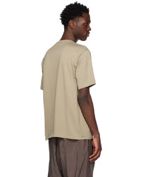 beige Strick T-Shirt mit einem Rundhalsausschnitt von Auralee