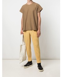 beige T-Shirt mit einem Rundhalsausschnitt von Homme Plissé Issey Miyake