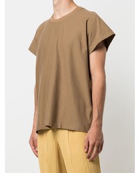 beige T-Shirt mit einem Rundhalsausschnitt von Homme Plissé Issey Miyake