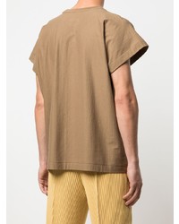 beige T-Shirt mit einem Rundhalsausschnitt von Homme Plissé Issey Miyake