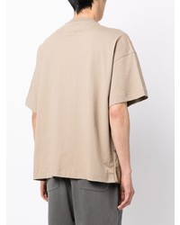 beige T-Shirt mit einem Rundhalsausschnitt von Musium Div.