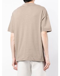 beige T-Shirt mit einem Rundhalsausschnitt von Emporio Armani