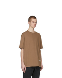 beige T-Shirt mit einem Rundhalsausschnitt von Essentials