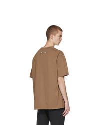 beige T-Shirt mit einem Rundhalsausschnitt von Essentials