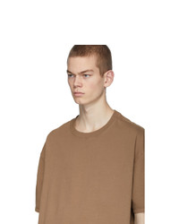 beige T-Shirt mit einem Rundhalsausschnitt von Essentials