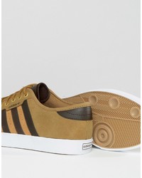 beige Turnschuhe