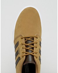 beige Turnschuhe