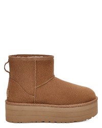 beige Ugg Stiefel von UGG