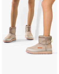 beige Ugg Stiefel von Heron Preston