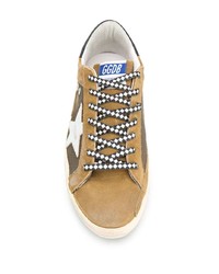 beige Wildleder niedrige Sneakers mit Sternenmuster von Golden Goose