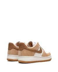 beige Wildleder niedrige Sneakers von Nike