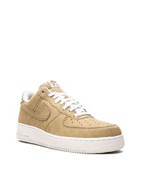 beige Wildleder niedrige Sneakers von Nike