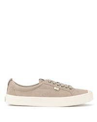 beige Wildleder niedrige Sneakers von Cariuma