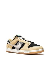 beige Wildleder niedrige Sneakers von Nike